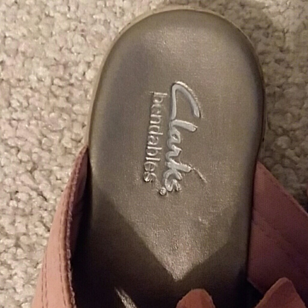 Clark's Bendable Flops - Picture 3 of 4